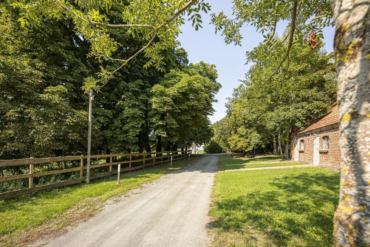 Ruhig Und Idyllische Lage, Strandnah, Gratis Nutzung Vom Ahoi Erlebnisbad Und Sauna In Sellin - Gutshaus Silvitz Fewo 02 بيرغن أوف روغن المظهر الخارجي الصورة